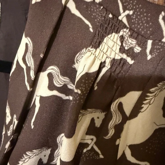 Elegant Long Sleeve Horse Print Dress - Picture 4 of 8